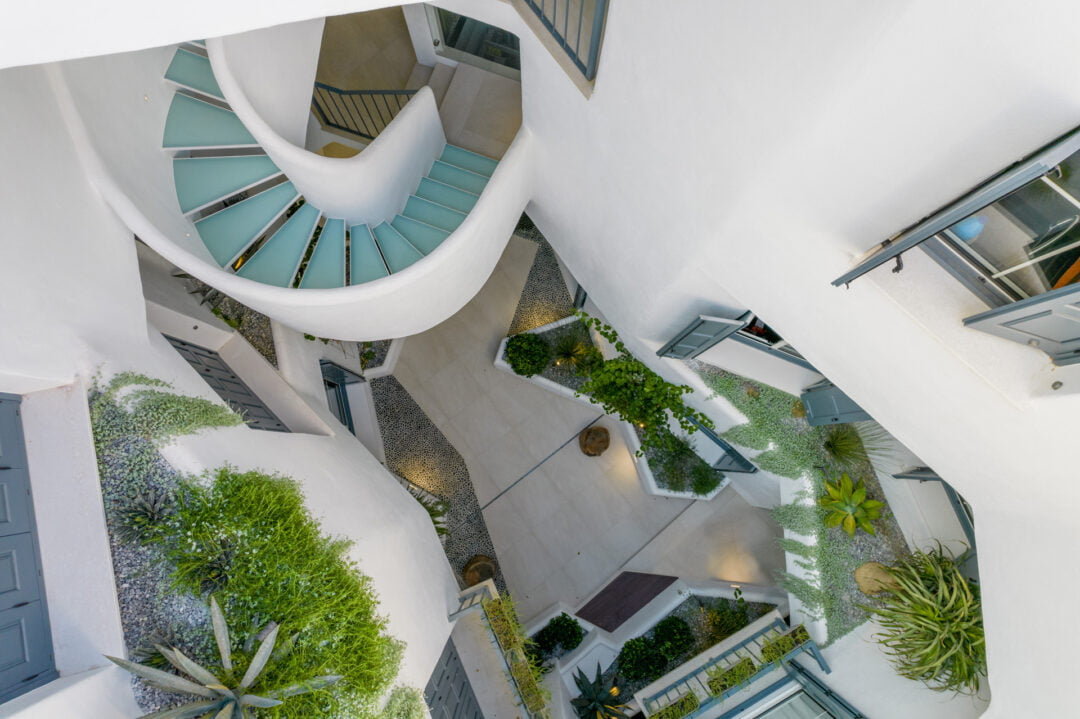 Lobatas / Casona Seis Lunas